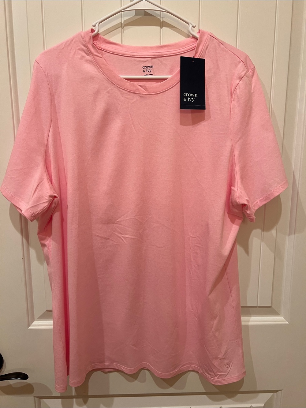 Crown & Ivy pink crewneck t shirt NWT